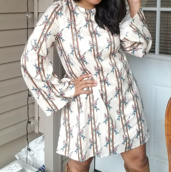 OUT OF THE WOODS CREAM FLORAL SHIFT DRESS - Picture 2 of 9